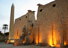 temple de louxor egypte origine obélisque